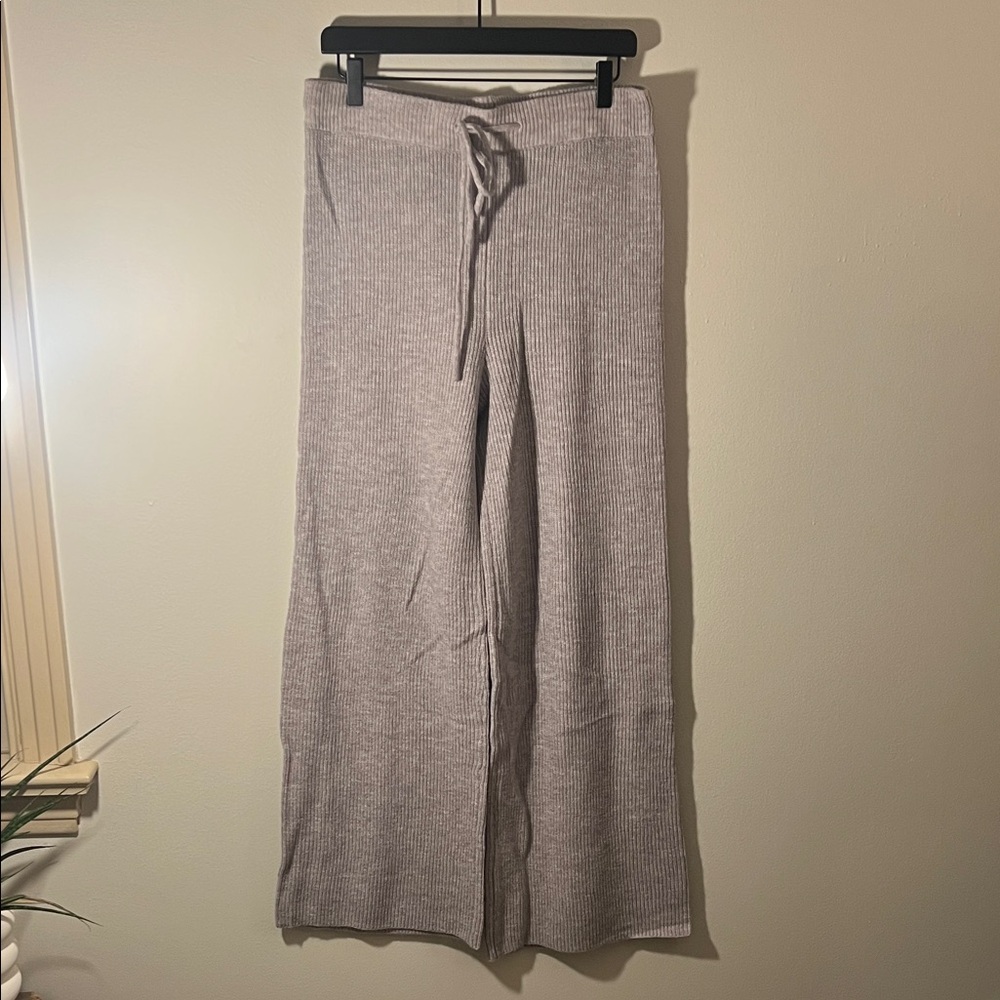 Pink Lily Ribbed Knit Sweater in Light Gray
